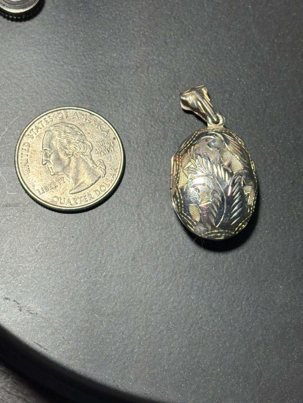 Engraved sterling 925 vintage Floral Oval Locket Pendant